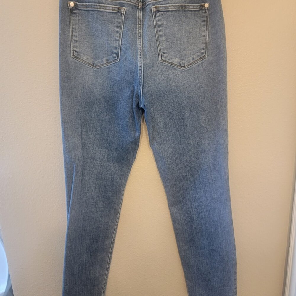 Judy Blue Mid Rise Slim Fit 15/32 - Picture 3 of 4